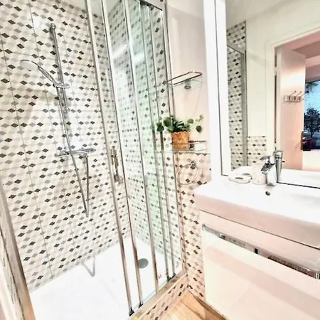 Rent A - Kremlin * لو كرملين-بيستر